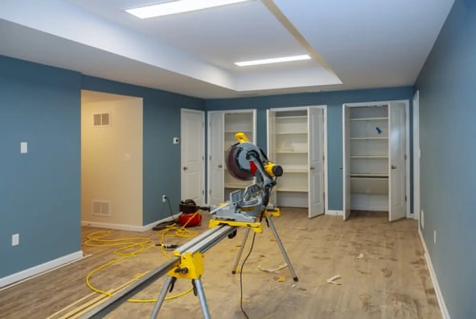 Basement Finishing / Acabados en Sótanos